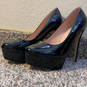 Black Platform Pumps